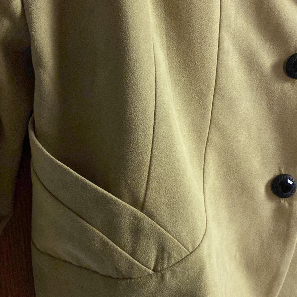 Cute light fluorescent green blazer! - Picture 5 of 9
